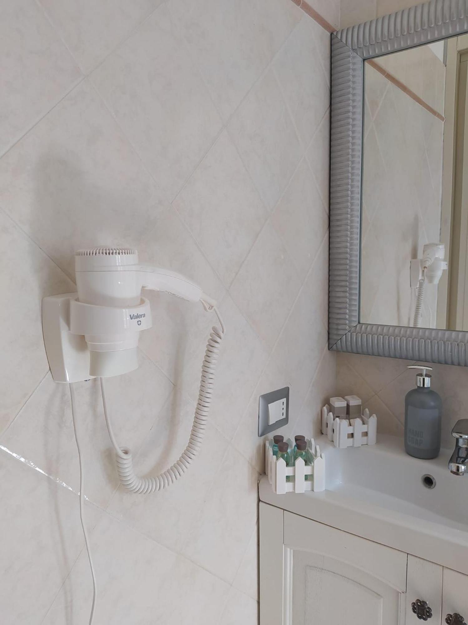 Апартаменты La Perla Del Mare - 9 Minutes From Fco Airport - Free Wifi E Netflix Фьюмичино Экстерьер фото